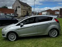 Used Ford Fiesta Titanium 100 HP (73 kW) 2015 Silver Hatchback