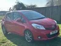 Used Toyota Yaris SR 99 HP (72 kW) 2013 Red Hatchback