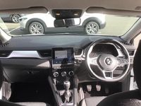 Used Renault Captur Iconic 138 HP (101 kW) 2022 White SUV