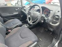 Używany Honda Jazz ES 2014 Szary Hatchback