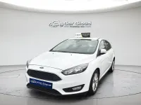 Used Ford Focus Zetec 123 HP (90 kW) 2015 White Hatchback