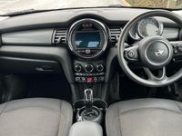 Usado Mini Cooper Classic 136 HP (100 kW) 2019 Branco Citadino