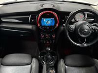 Usado Mini Cooper D Hatch 114 HP (83 kW) 2018 Prateado Citadino