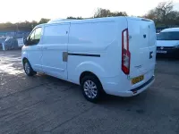 Used Ford Transit Custom Limited 130 HP (95 kW) 2022 White Van