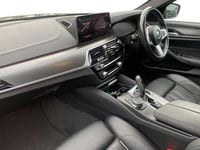 Gebraucht BMW 520 M Sport 184 PS (135 kW) 2022 Schwarz Limousine