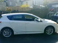 Used Mazda 3 105 HP (77 kW) 2013 White Hatchback