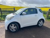 Used Toyota iQ 98 HP (72 kW) 2010 White Hatchback