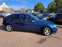 Used Mercedes C180 SE 143 HP (105 kW) 2006 Blue Coupe