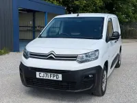 Usado Citroën Berlingo 100 HP (73 kW) 2022 Branco Monovolume