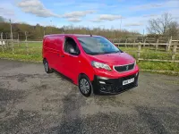 Second-hand Peugeot Expert S 120 CP (88 kW) 2017 Roșu Van