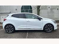 Used Renault Clio V Techno 90 HP (66 kW) 2023 Solid  glacier white  Hatchback
