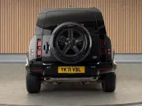 Used Land Rover Defender SE Dynamic 300 HP (220 kW) 2023 SUV