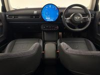 Begagnad Mini Cooper Hatch 154 HK (113 kW) 2025 Silver Halvkombi