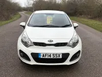 Used Kia Rio 85 HP (62 kW) 2014 White Hatchback