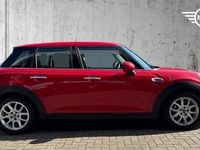 Begagnad Mini Cooper Hatch 134 HK (98 kW) 2018 Röd Halvkombi