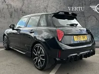Usado Mini Cooper Sport 150 kW (204 CV) 2025 Negro Utilitario