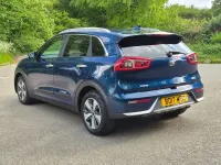 Gebraucht Kia Niro 139 PS (102 kW) 2017 Blau SUV