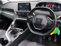 Used Peugeot 5008 Allure 131 HP (96 kW) 2019 Green SUV