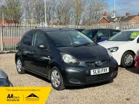 Usado Toyota Aygo 68 CV (50 kW) 2011 Gris Utilitario