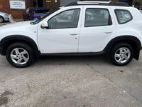 Used Dacia Duster Lauréate 110 HP (80 kW) 2014 White SUV
