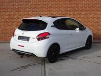 Used Peugeot 208 Prestige 208 HP (152 kW) 2018 White Hatchback