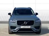 Begagnad Volvo XC90 Plus 235 HK (172 kW) 2023 Grå SUV