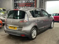 Usado Renault Scénic III Dynamique 110 HP (80 kW) 2014 Cinzento Monovolume
