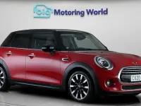 Usado Mini Cooper Exclusive 136 HP (100 kW) 2020 Vermelho Citadino