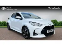 Used Toyota Yaris Design 113 HP (83 kW) 2024 White Hatchback