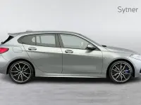 Usado BMW 120 M Sport 187 CV (137 kW) 2023 Gris Utilitario