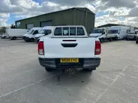 Used Toyota HiLux Active 150 HP (110 kW) 2020 White Pickup