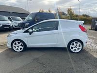 Used Ford Fiesta Sport 90 HP (66 kW) 2010 White Hatchback