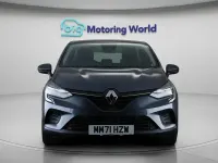 Usado Renault Clio V Iconic 90 HP (66 kW) 2022 Cinzento Citadino