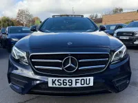 Usado Mercedes E400 AMG line 340 HP (250 kW) 2019 Azul Sedan