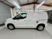 Used Vauxhall Combo 100 HP (73 kW) 2023 White MPV