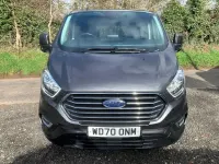 Begagnad Ford Tourneo Custom Titanium 130 HK (95 kW) 2021 Grå Van