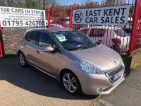 Used Peugeot 208 Allure 92 HP (67 kW) 2015 Pink Hatchback