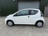 Used Citroën C1 68 HP (50 kW) 2011 White Hatchback