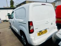 Used Vauxhall Combo 100 HP (73 kW) 2020 White MPV