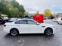 Begagnad BMW M5 M Performance 2011 Vit Sedan