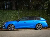 Used Vauxhall Astra Ultimate 130 HP (95 kW) 2024 Blue Estate
