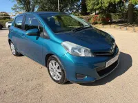 Used Toyota Yaris 99 HP (72 kW) 2012 Turquoise Hatchback