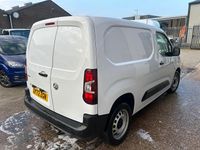 Used Vauxhall Combo 100 HP (73 kW) 2022 White MPV