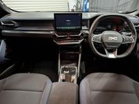 Begagnad Dacia Duster Journey 140 HK (102 kW) 2025 Beige SUV