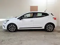 Used Renault Clio V Evolution 90 HP (66 kW) 2022 White Hatchback