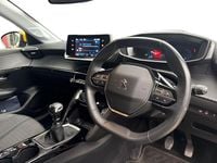 Used Peugeot 208 Allure Premium 102 HP (75 kW) 2021 Yellow Hatchback