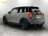 Usado Mini Cooper Classic 136 HP (100 kW) 2020 Cinzento Citadino