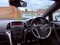 Used Vauxhall Astra GTC 280 HP (205 kW) 2013 White Coupe