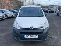Used Citroën Berlingo 100 HP (73 kW) 2016 White MPV