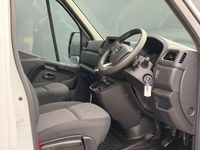 New Renault Master Business 2025 White MPV